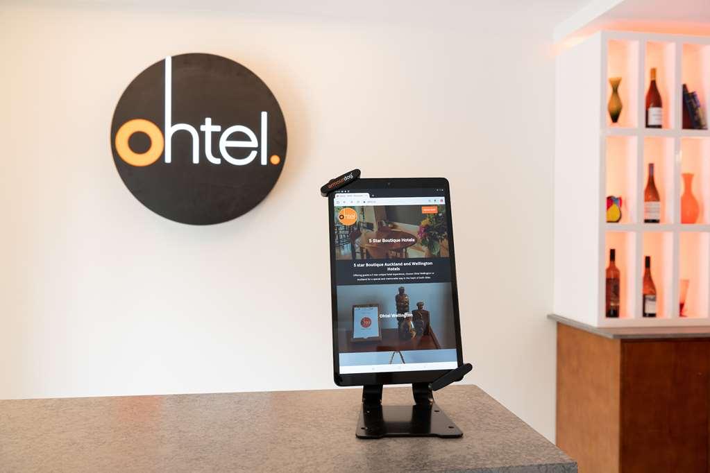 Ohtel Auckland Hotel Interiør billede Tablet at the reception desk of Ohtel